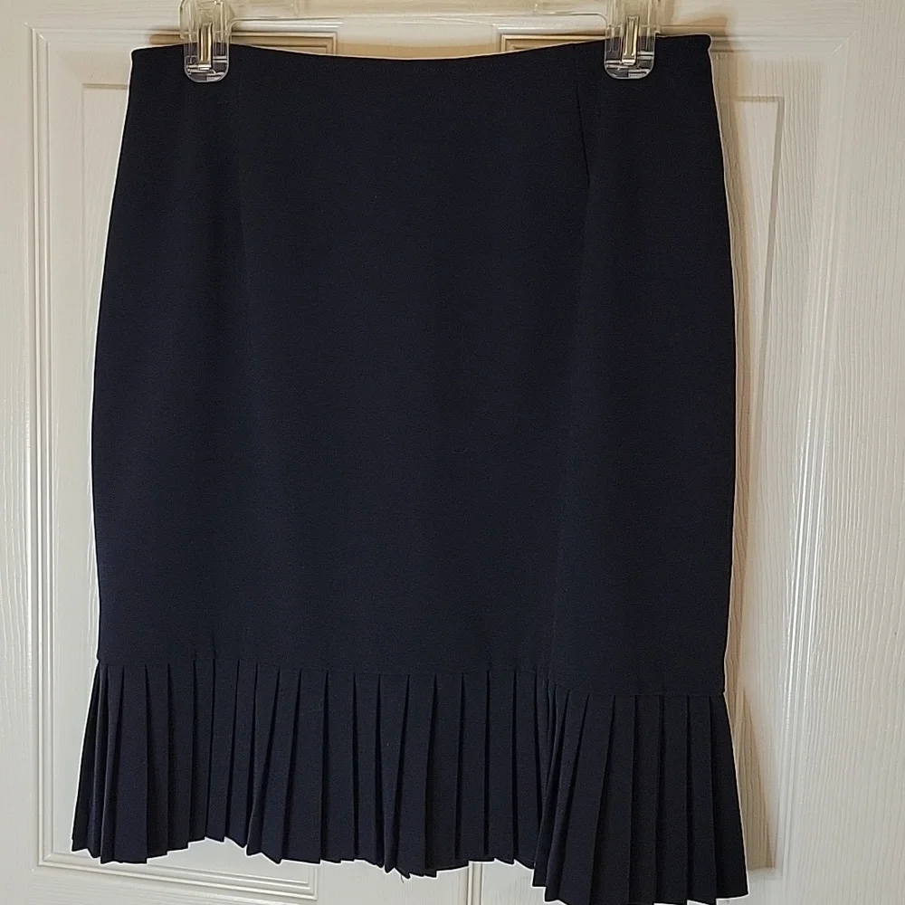 Briggs New York Navy Skirt 10 Pleated Bottom